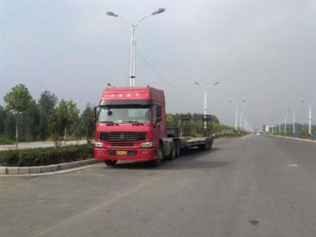 设备运输爬梯车